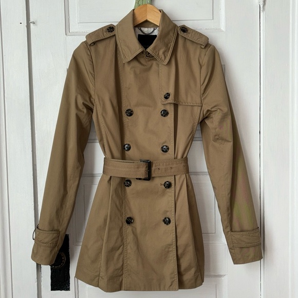 Banana Republic Jackets & Blazers - BANANA REPUBLIC SHORT PEPLUM TRENCH COAT
